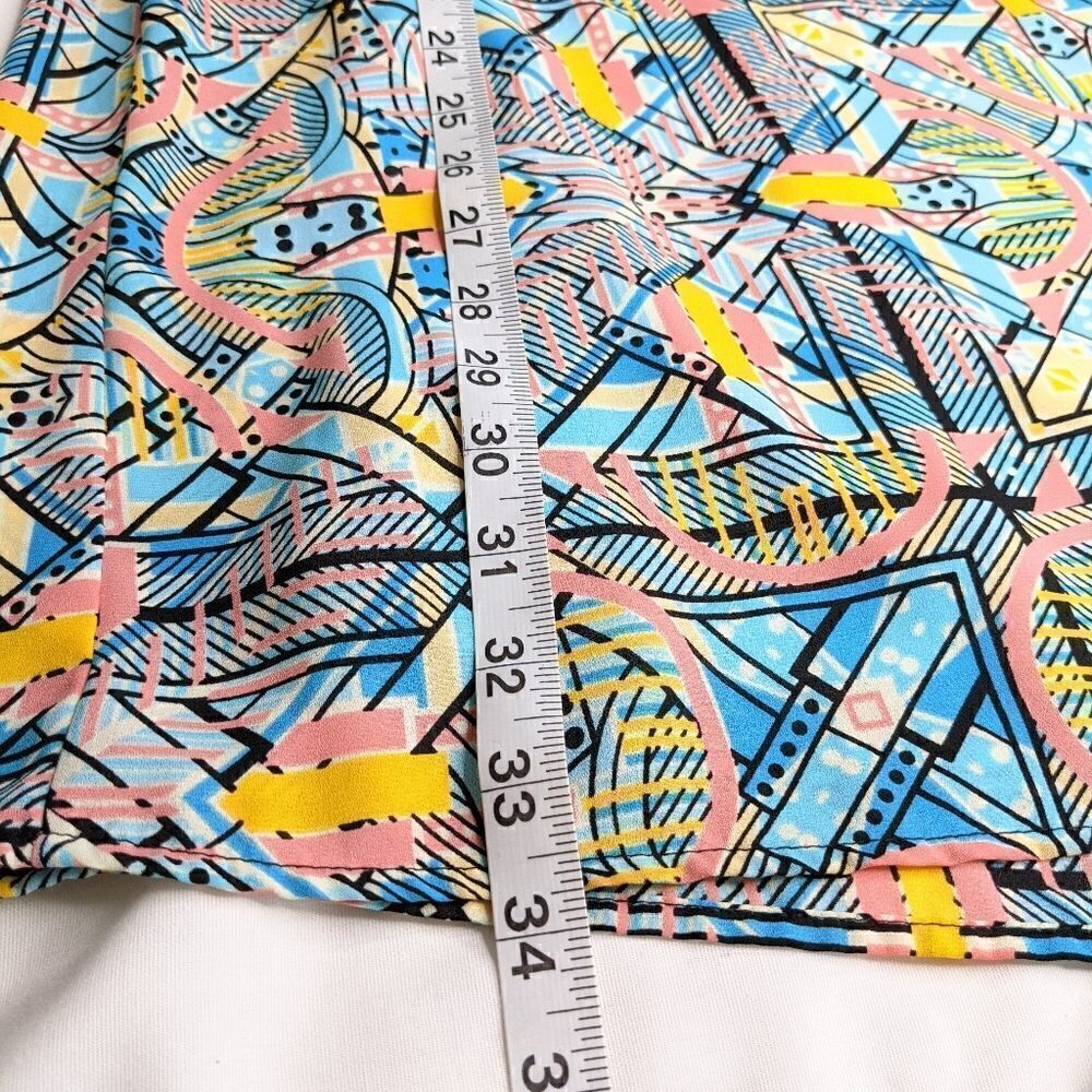 Everly Abstract Patterned Shift Dress - Picture 8 of 9